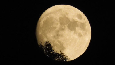 Πανσέληνος Ιουλίου: Με μαγικές εικόνες η υποδοχή για το Φεγγάρι του Ελαφιού