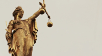 Ολομέτωπη επίθεση δικηγόρων σε Μητσοτάκη: Επιμένει να αγνοεί τα σημαντικά προβλήματα του κλάδου