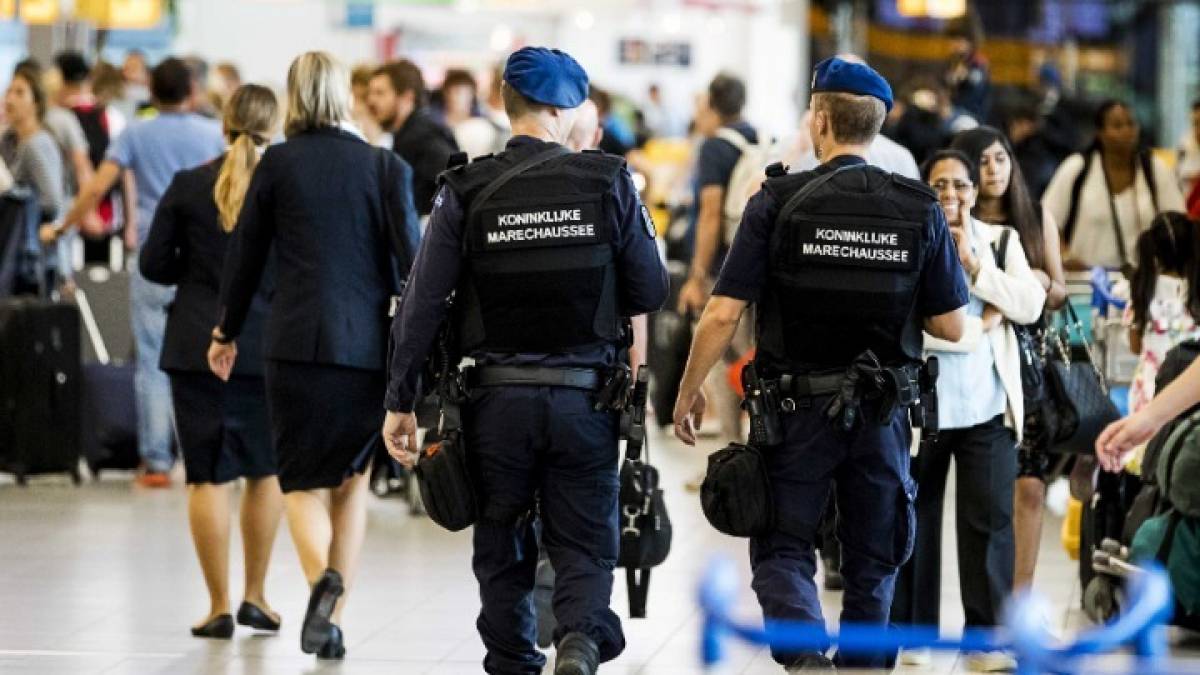 Λάθος συναγερμός το «σοβαρό συμβάν» στο αεροδρόμιο Σίπχολ