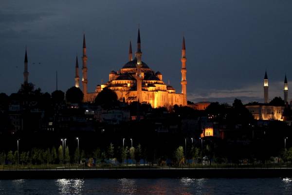 Προς μια «μέση λύση» κλείνει για την Αγία Σοφία το καθεστώς Ερντογάν