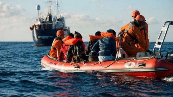 Περισσότεροι από 80 μετανάστες αγνοούνται μετά το ναυάγιο φουσκωτού στην Τυνησία