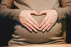 Κορονοϊός και εγκυμοσύνη: Τι δείχνει νέα έρευνα με επικεφαλής μια Ελληνίδα