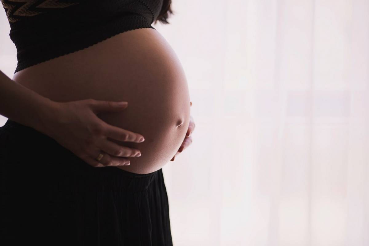 CDC: Οι έγκυες γυναίκες διατρέχουν υψηλότερο κίνδυνο σοβαρής Covid-19