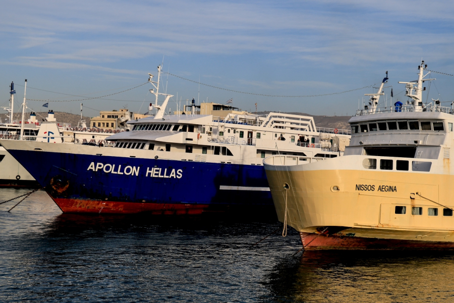 Πλοίο για Αίγινα επέστρεψε εσπευσμένα στον Πειραιά λόγω βλάβης - Ταλαιπωρία για 453 επιβάτες