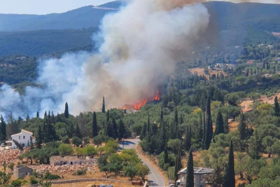 Ζάκυνθος: Καλύτερη η εικόνα της φωτιάς - Eκκενώνεται προληπτικά το Μεγαλώνι