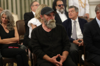 Κωνσταντίνος Πολυχρονόπουλος: «Έχει βγάλει κάρτες σε άστεγους και χρήστες ναρκωτικών», καταγγέλλει πρώην εθελόντρια