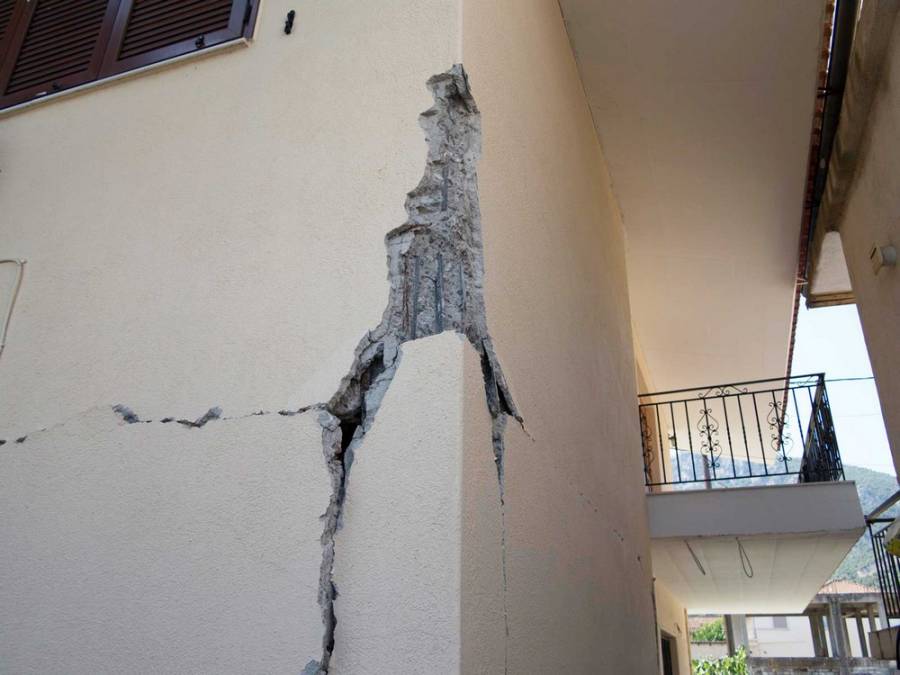Σεισμός στη Σάμο: «Αποφύγετε επικίνδυνα κτίρια» το μήνυμα του 112 στους κατοίκους