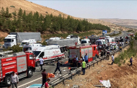 Τουρκία - Απίστευτο τροχαίο: 15 νεκροί σε καραμπόλα λεωφορείου δημοσιογράφων, ασθενοφόρου και πυροσβεστικού
