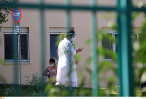 Θετικός στον κορονοϊό γιατρός στο νοσοκομείο Μυτιλήνης - Αναστέλλονται τα τακτικά χειρουργεία
