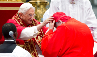 Βατικανό: Παραμένει σοβαρή η κατάσταση του πρώην πάπα Βενέδικτου