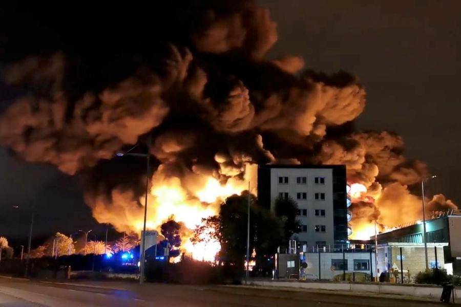Γαλλία: Κατασβέστηκε η πυρκαγιά που είχε εκδηλωθεί σε χημικό εργοστάσιο