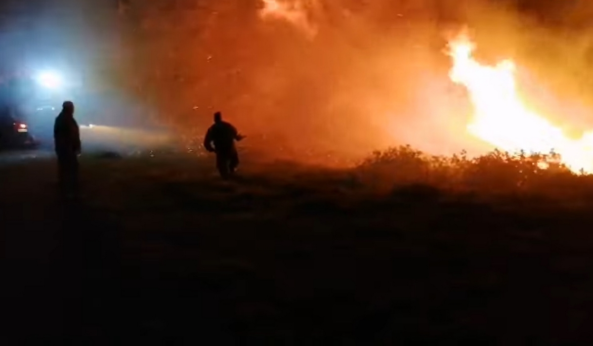 Ζάκυνθος: Υπό έλεγχο οι φωτιές σε Ορθονιές και Έξω Χώρα
