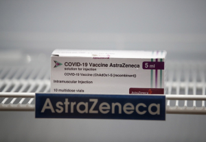 AstraZeneca: 60χρονος έπαθε πνευμονική εμβολή μετά τον εμβολιασμό του
