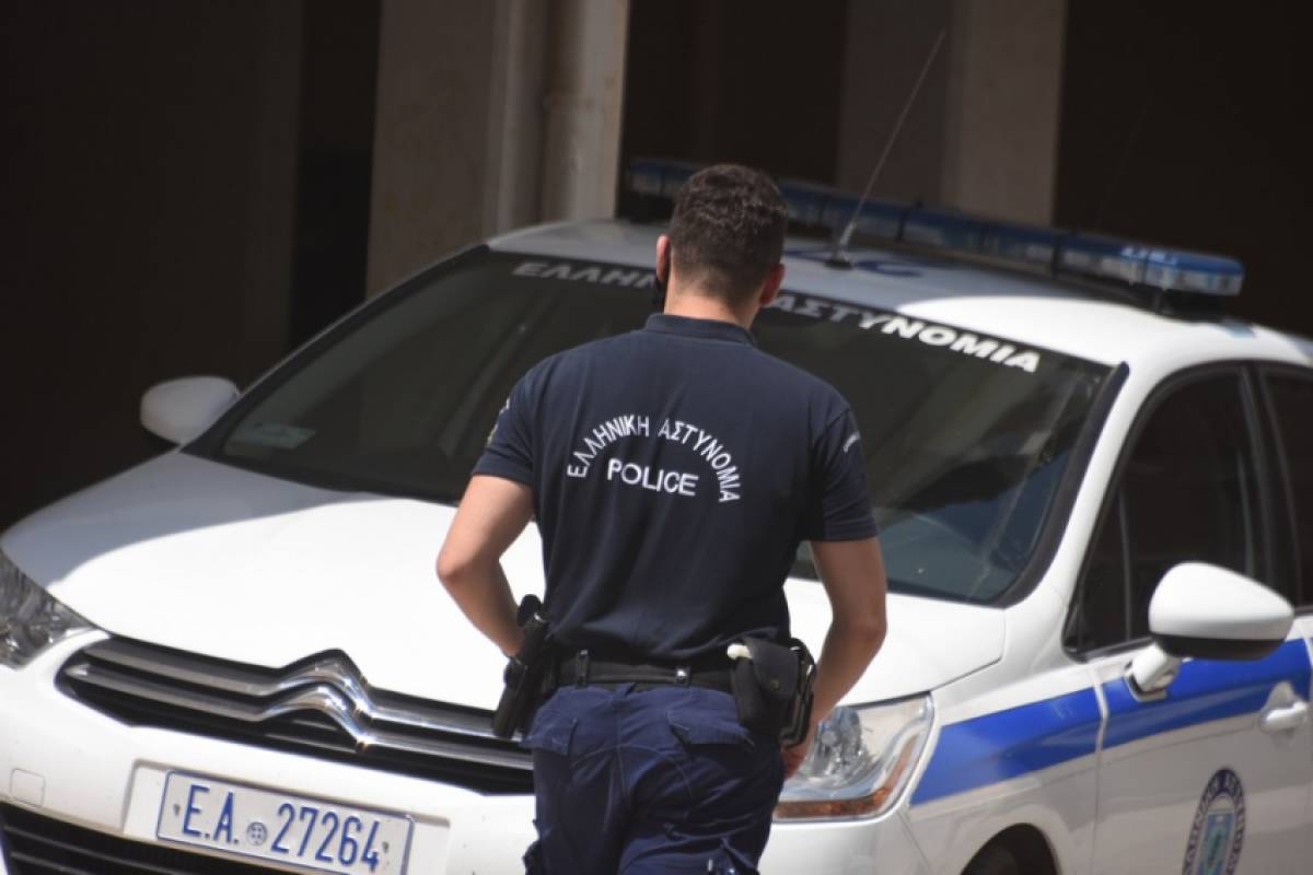 Θεσσαλονίκη: Με τρεις συλλήψεις αποτράπηκε η παράνομη μεταφορά 21 αλλοδαπών