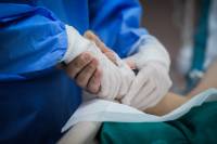 Σε απόγνωση οι γιατροί στην Καρδίτσα: «Διασωληνωμένος ασθενής εκτός ΜΕΘ από χθες»