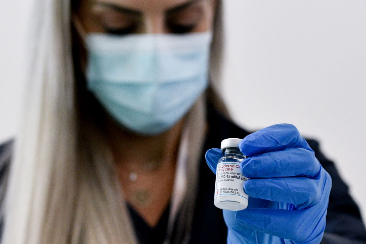 Εμβόλιο Moderna: Αποσύρονται χιλιάδες δόσεις στην Ευρώπη