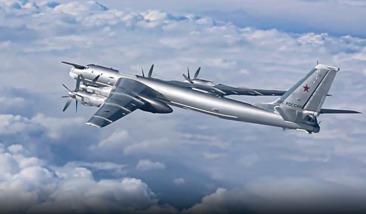 Ο Πούτιν ενεργοποιεί σοβιετική «συνταγή»: 9ωρη πτήση βομβαρδιστικών κοντά στην Αλάσκα