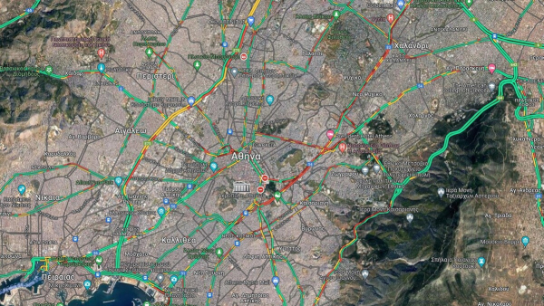 Κίνηση στους δρόμους: Στο κόκκινο η Κηφισίας - Πού εντοπίζονται τα προβλήματα (Χάρτης)
