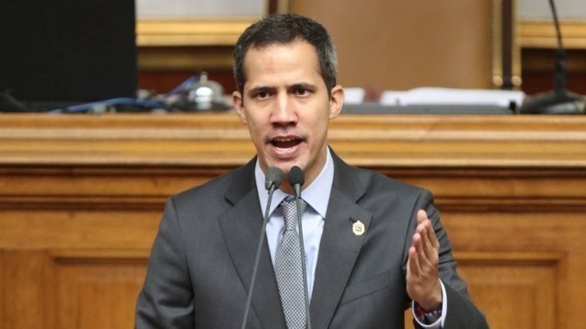 Βενεζουέλα: «Εισβολή» Γκουαϊδό στην Εθνοσυνέλευση για να ορκιστεί πρόεδρος