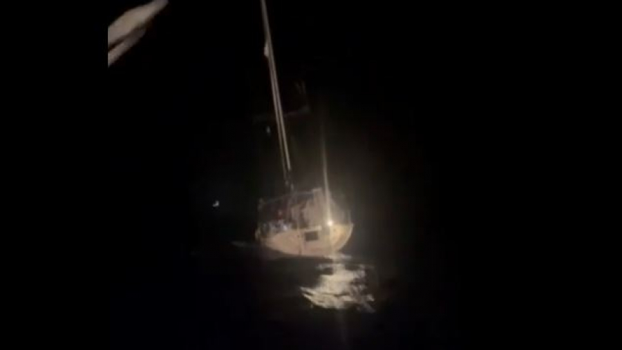 Μύκονος: Βίντεο από την επιχείρηση διάσωσης των μεταναστών - Αγωνία για την τύχη των 4 αγνοουμένων