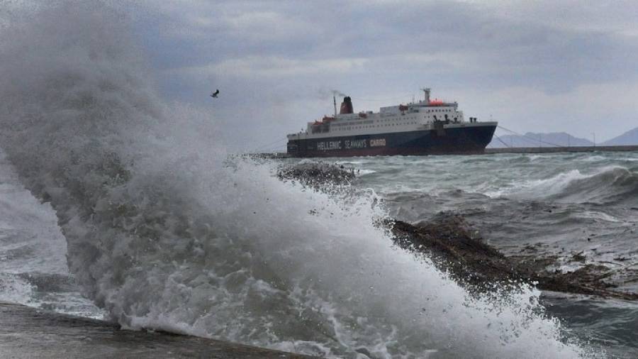 Ακυρώσεις δρομολογίων πλοίων λόγω ισχυρών ανέμων