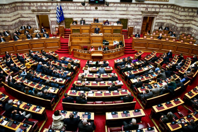 Προϋπολογισμός στη Βουλή: Η κυβέρνηση πάλι με «την αγωνία του τερματοφύλακα πριν από το πέναλτι»