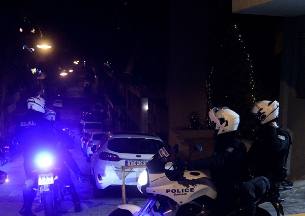 Καταδίωξη στο κέντρο της Αθήνας: 20χρονος παραβίασε φανάρια και πήγε να παρασύρει αστυνομικούς