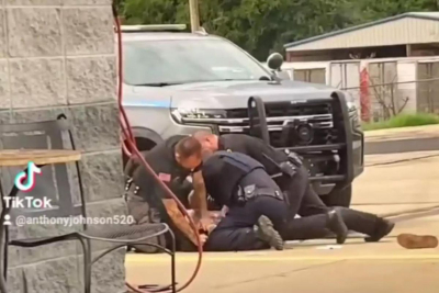 ΗΠΑ: Άγριος ξυλοδαρμός ακινητοποιημένου άνδρα από τρεις αστυνομικούς (Βίντεο)
