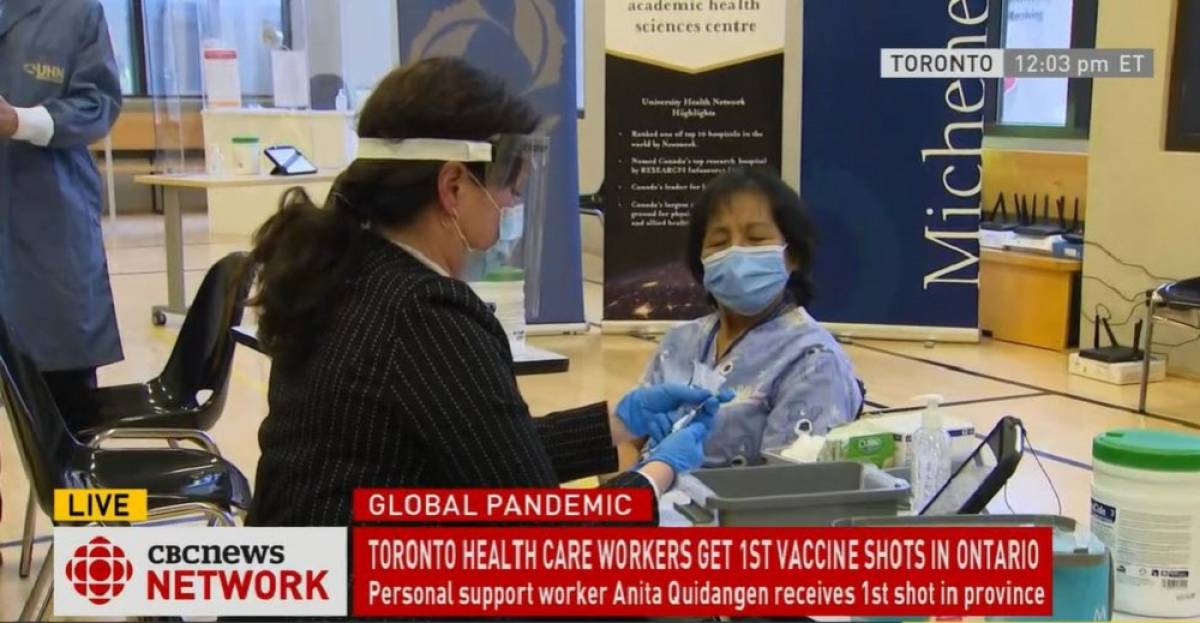 Καναδάς: Μια βοηθός νοσηλεύτρια η πρώτη που έκανε το εμβόλιο