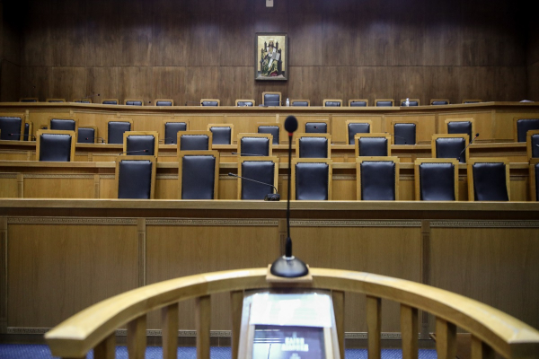 Ειδικό Δικαστήριο: Συνεχίζεται την Παρασκευή η δίκη Παππά-Καλογρίτσα