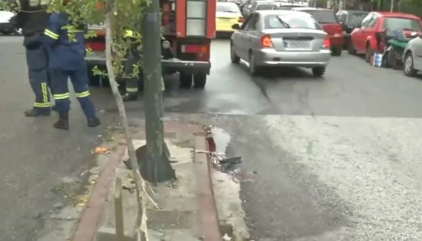 Κυψέλη: Τροχαίο με θύμα 45χρονο οδηγό μηχανής - «Καρφώθηκε» πάνω σε δέντρο