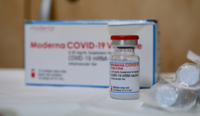 Moderna: Ετοιμάζει μονοδοσικό εμβόλιο για κορονοϊό και γρίπη