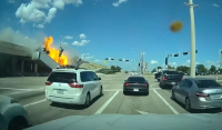 Βίντεο ντοκουμέντο: Νταλίκα πέφτει από γέφυρα και αρπάζει φωτιά - Νεκρός ο οδηγός