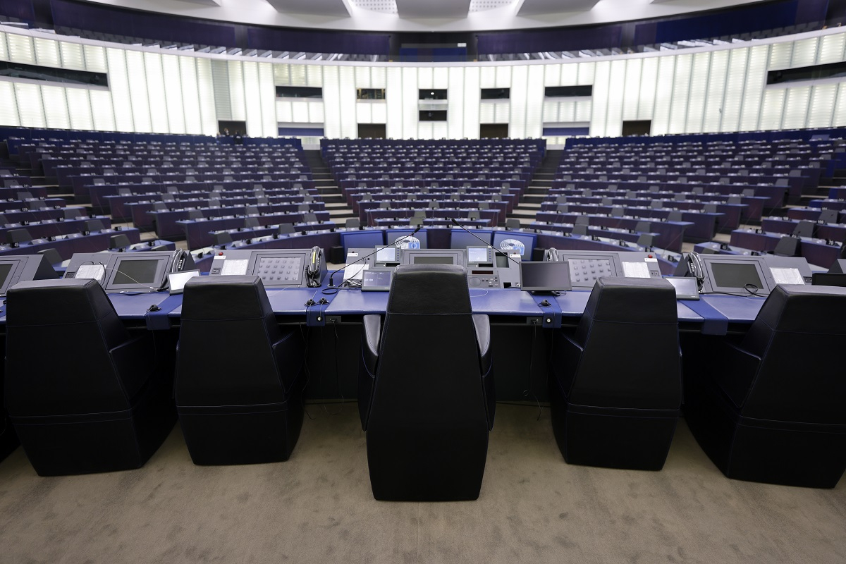 Ευρωεκλογές 2024: Το Politico προβλέπει ότι τα δύο κόμματα της Ακροδεξιάς θα ξεπεράσουν σε έδρες το Λαϊκό Κόμμα