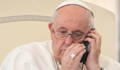 Πάπας Φραγκίσκος: Το συγκινητικό τηλεφώνημα μέσα από το νοσοκομείο που νοσηλεύεται