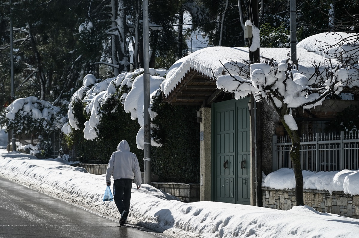 Σάκης Αρναούτογλου: Πυκνό χιόνι και στα πεδινά - Οι περιοχές (Ο καιρός μέχρι 24/12)