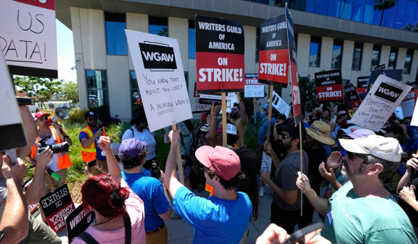 «Παραλύει» το Χόλιγουντ: Σε απεργία και οι ηθοποιοί