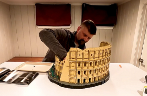 Ρεκόρ Γκίνες: Η πιο γρήγορη κατασκευή του Κολοσσαίου με LEGO