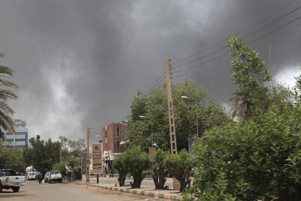 Χάος στο Σουδάν: Τουλάχιστον τρεις άμαχοι νεκροί - Παραστρατιωτικοί έχουν καταλάβει το Χαρτούμ