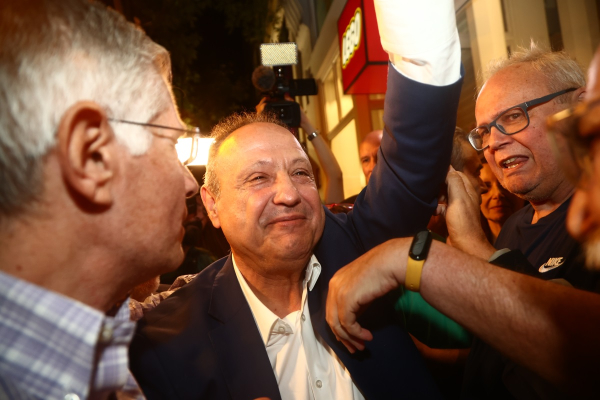 «Πάρτι» στη Θεσσαλονίκη για τη νίκη του Στέλιου Αγγελούδη (φωτογραφίες, βίντεο)
