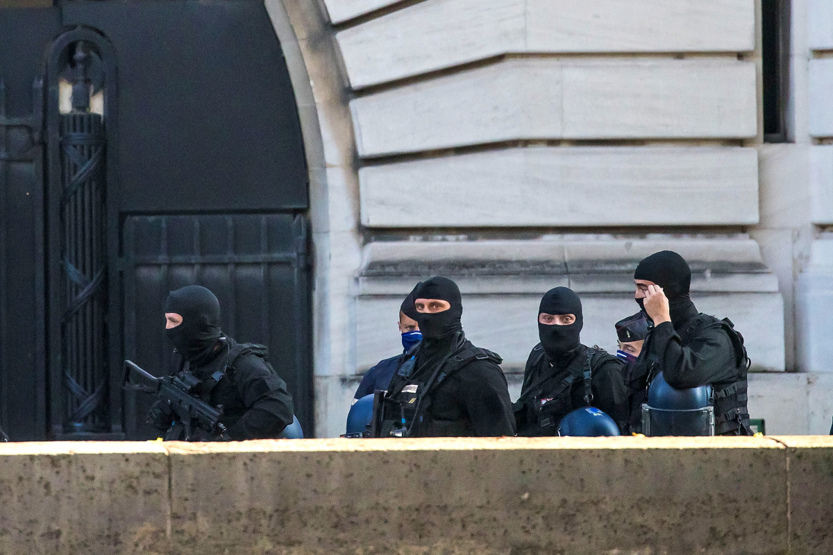 Γαλλία: Ποινή ισοβίων στον Σαλά Αμπντεσλάμ ζητά η εισαγγελία για τις επιθέσεις του 2015
