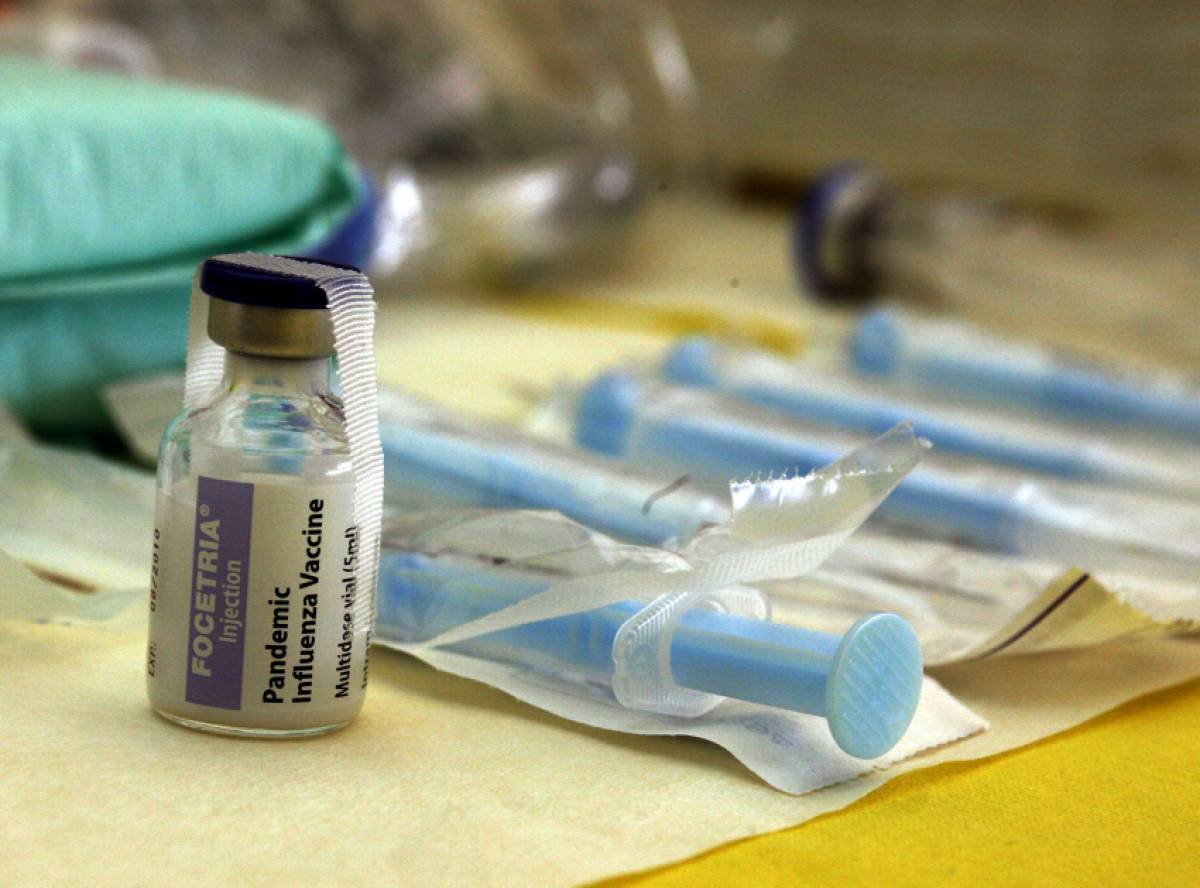 Ο εμβολιασμός ξεκινάει αλλά δείχνει παράταση του lockdown