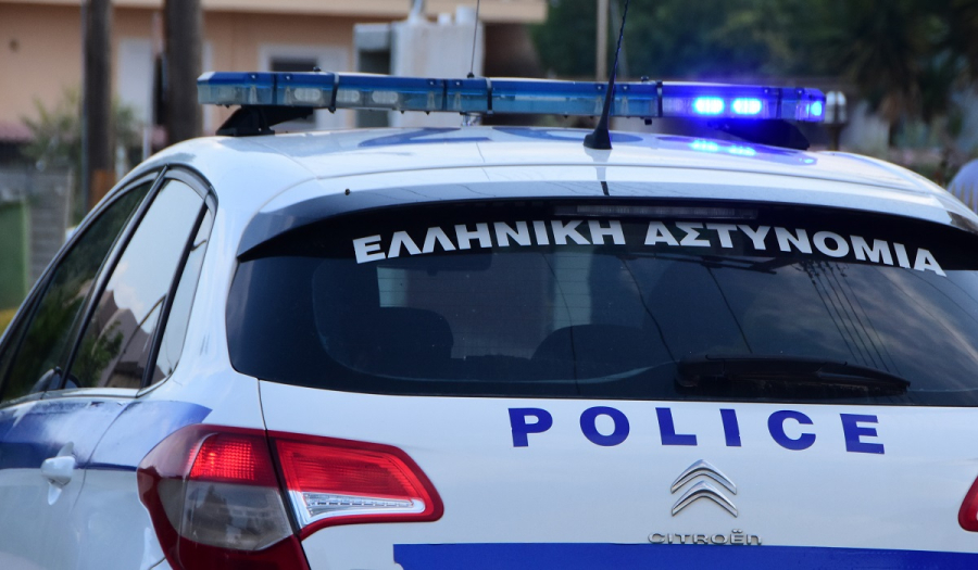 Η ΕΛ.ΑΣ. συνέλαβε δύο άτομα για ληστείες σε βάρος ταχυδιανομέων σε περιοχές της Δ. Αττικής