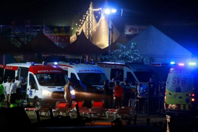 Κατέρρευσε σκηνή σε φεστιβάλ στη Βαλένθια - Ένας νεκρός, δεκάδες τραυματίες