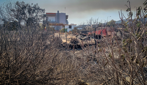 Υπο έλεγχο η φωτιά στη Ρόδο - Αίρεται ο κίνδυνος για τέσσερις οικισμούς