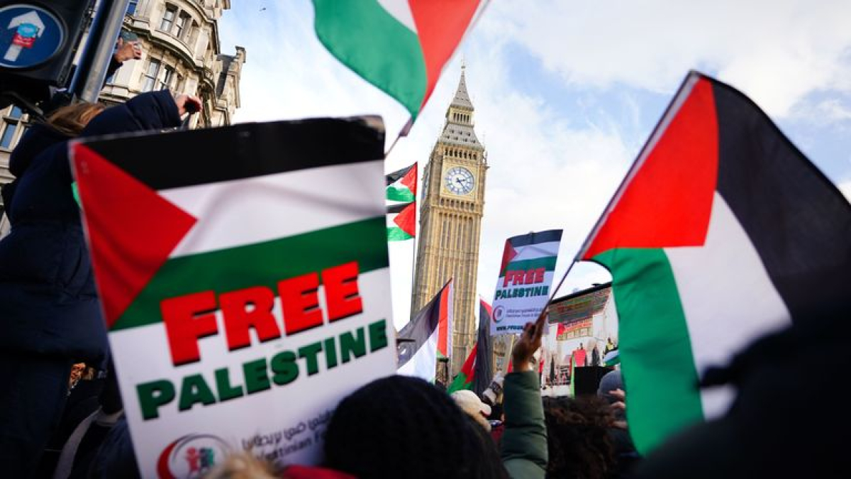 Λονδίνο: Χιλιάδες άνθρωποι στους δρόμους ζητούν εκεχειρία στη Γάζα