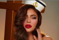 Η Kylie Jenner ντύθηκε σέξι ναυτάκι