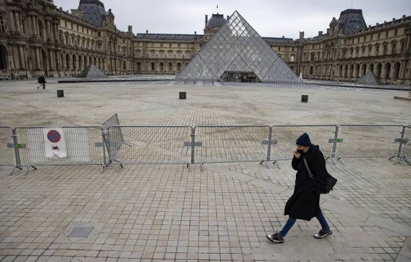 Σκληραίνει το lockdown στη Γαλλία - Απαγόρευση κυκλοφορίας από τις 18:00