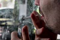 Κορονοϊός: «Ευπαθής ομάδα όποιος καπνίζει πάνω από 15 χρόνια»