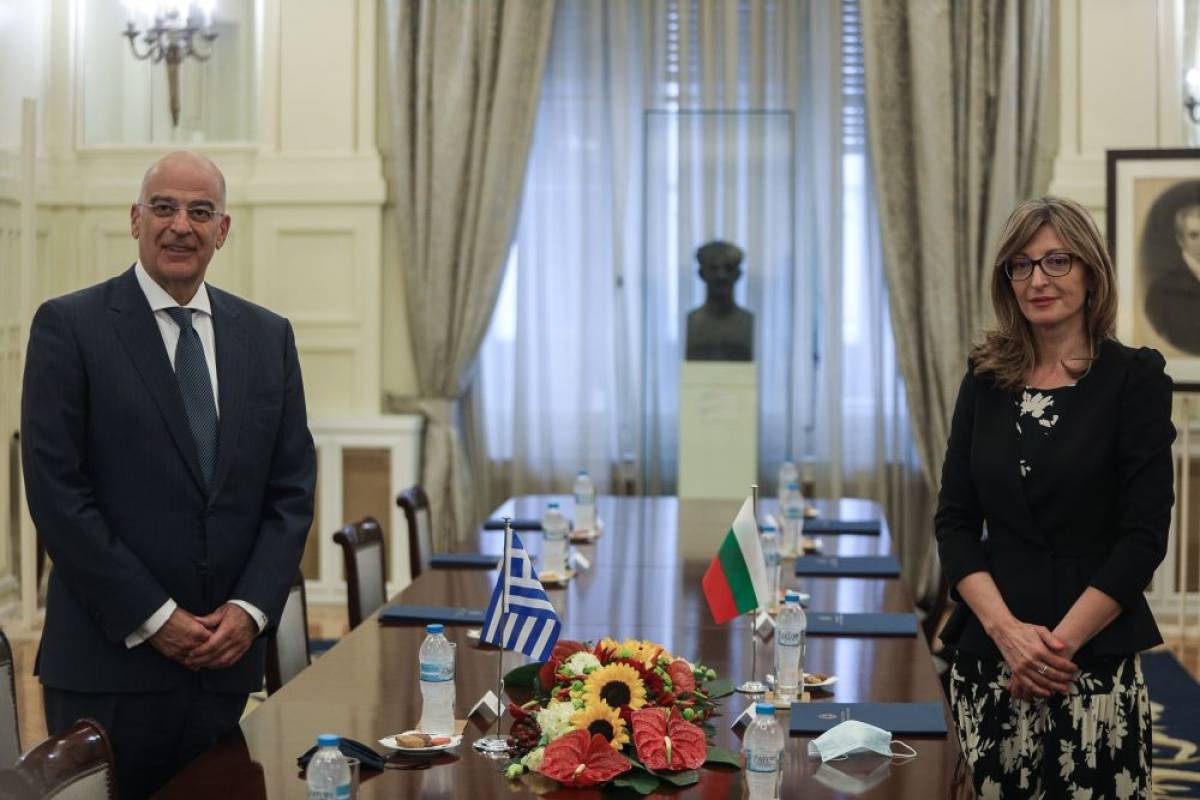 Συνάντηση Δένδια με την ΥΠΕΞ της Βουλγαρίας: «Η Ελλάδα δεν θα ανεχτεί τετελεσμένα»